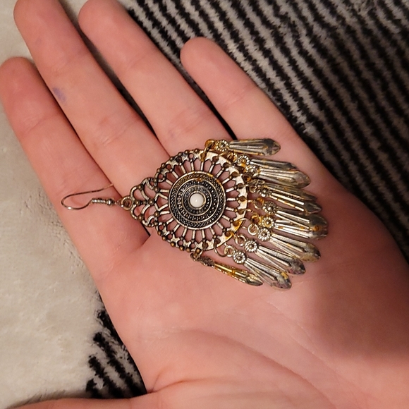 Earings - Picture 2 of 2